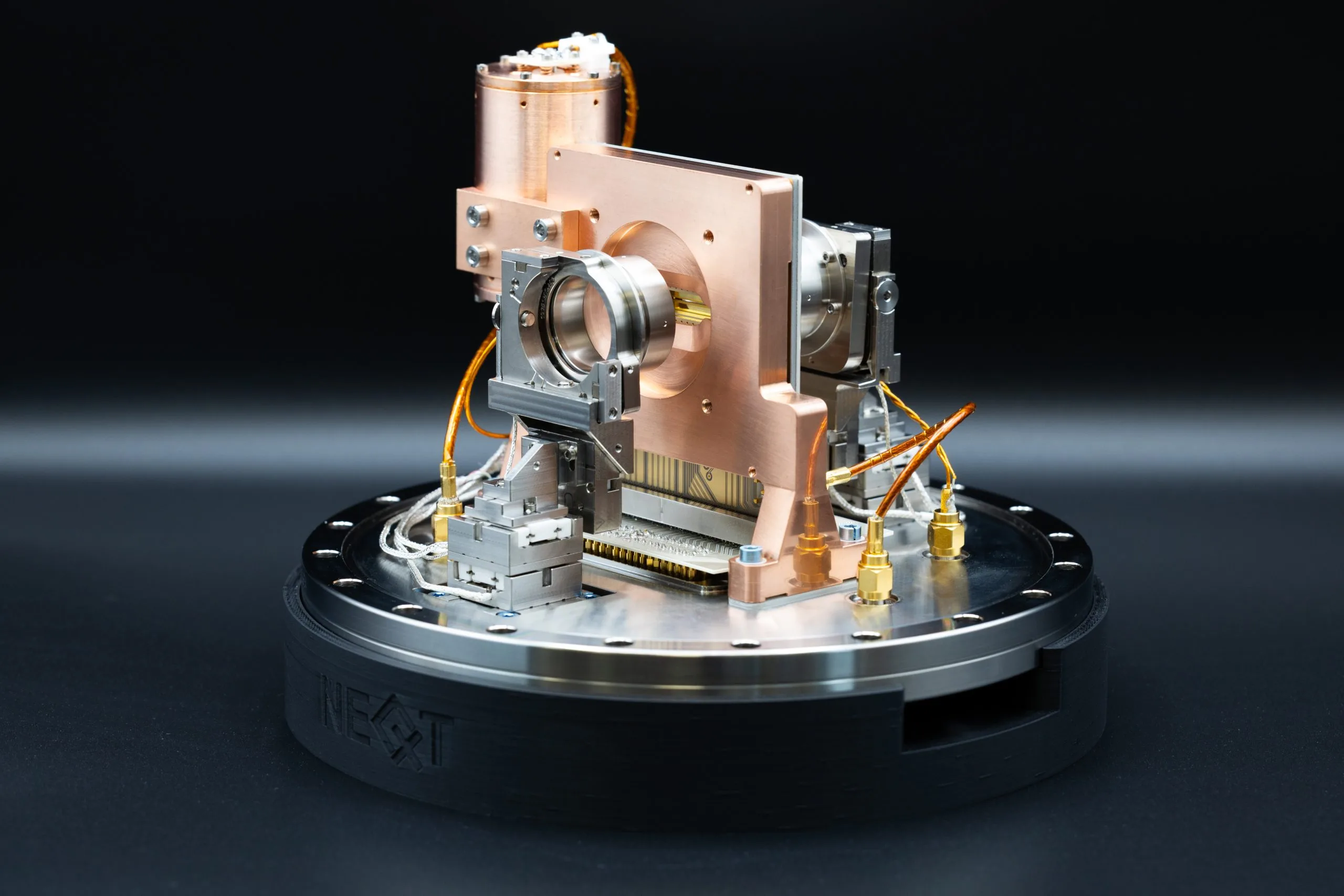 neQxt ion-trap quantum computer